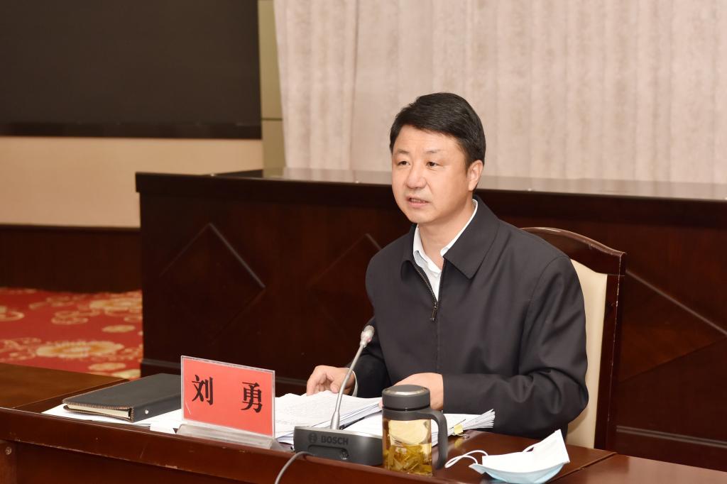 3月17日下午,州委书记刘勇主持召开楚雄州重要工作,重点产业,重大项目