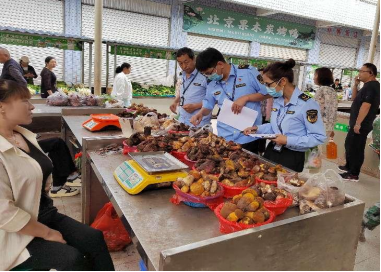 姚安县市场监管局：“三个一”严防严控野生菌中毒